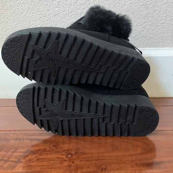 Furry Boots in Black - Picture 3 of 5